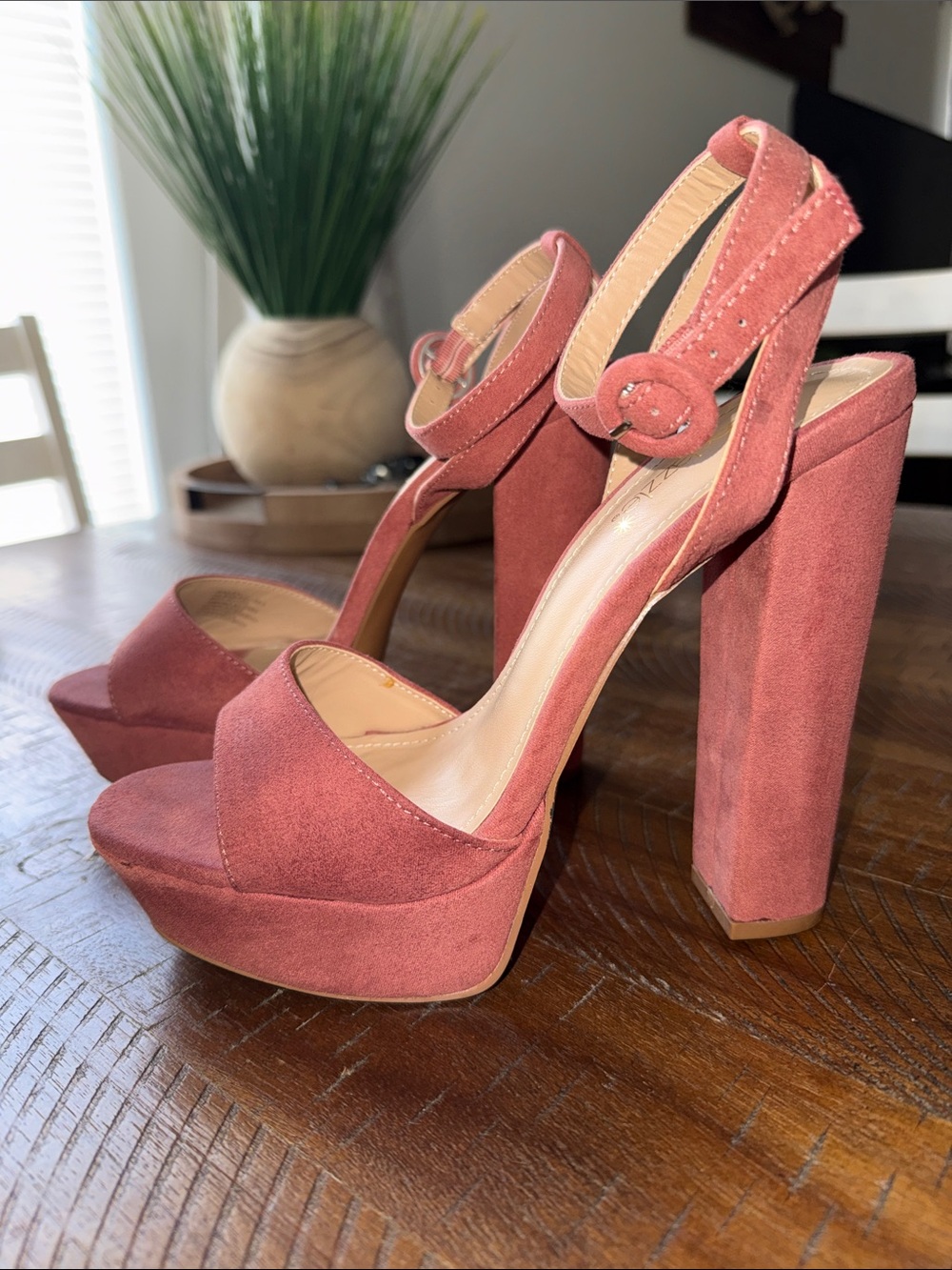Shoe Dazzle Rose Suede Platform Block Heels with Ankle Strap